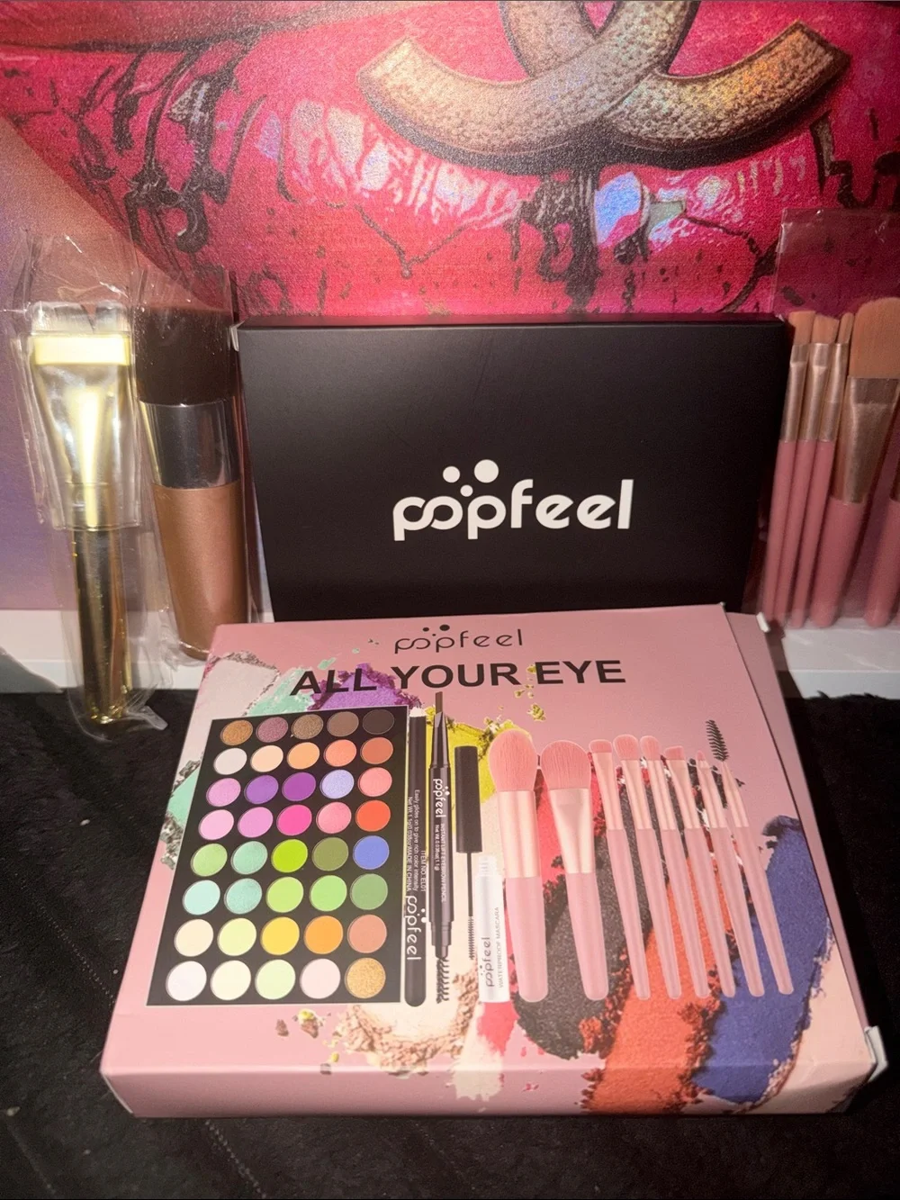 Popfeel 10 PC Set Multi-Color Eyeshadow & Brush Set & More
